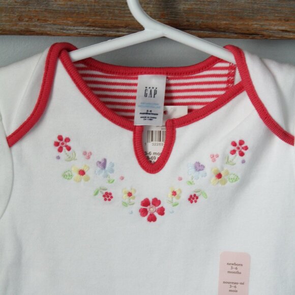 🍁5/$25🎃 Gap Size 3-6M Dress Romper - Picture 2 of 3